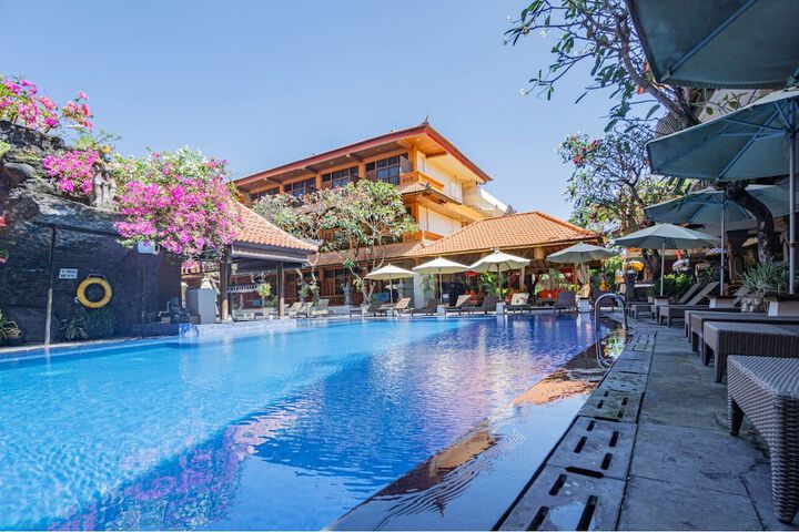 Pool Hotel