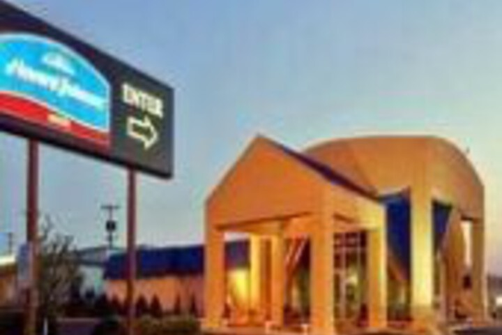 Rodeway Inn & Suites in Rockford, IL