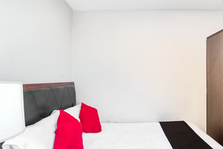 Room 34 of 63