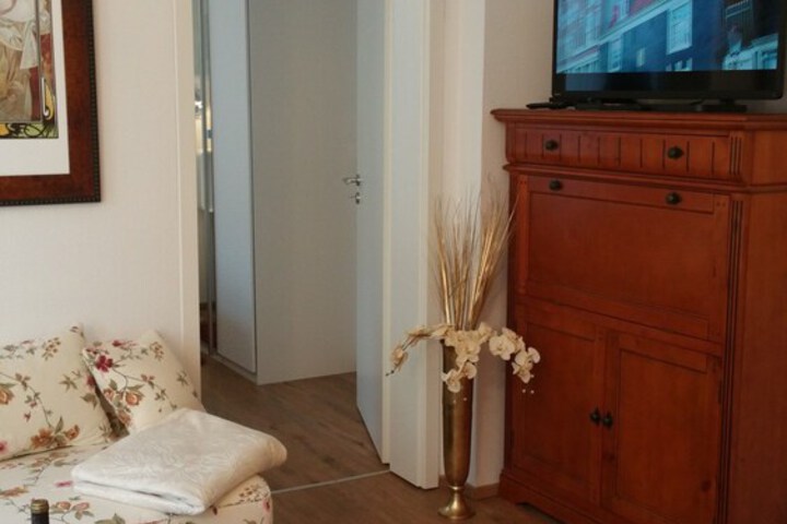 Room 8 of 27