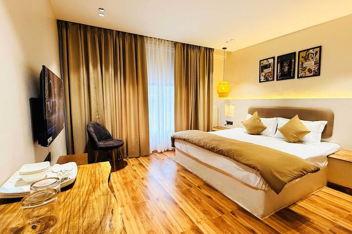 Room 57 of 104