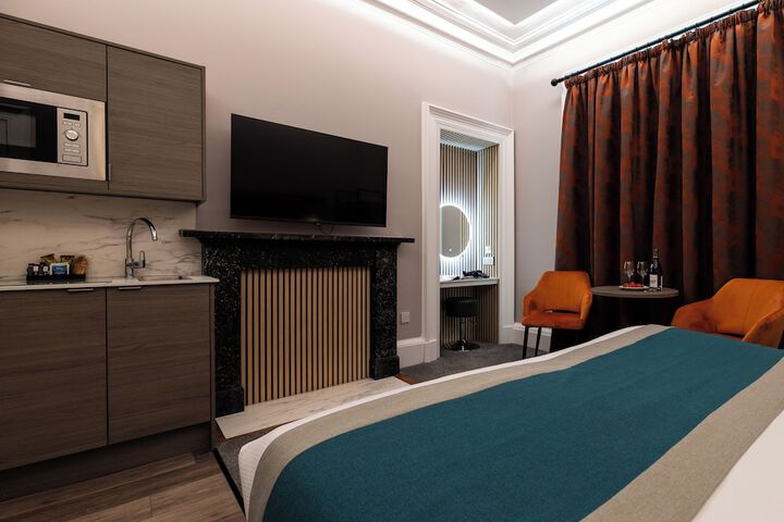 Room 122 of 163