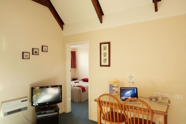 Room 17 of 32