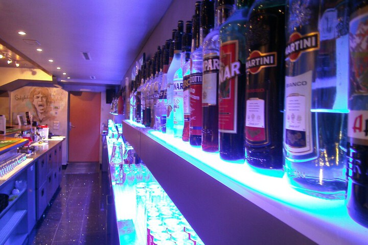 Lounge 105 of 146