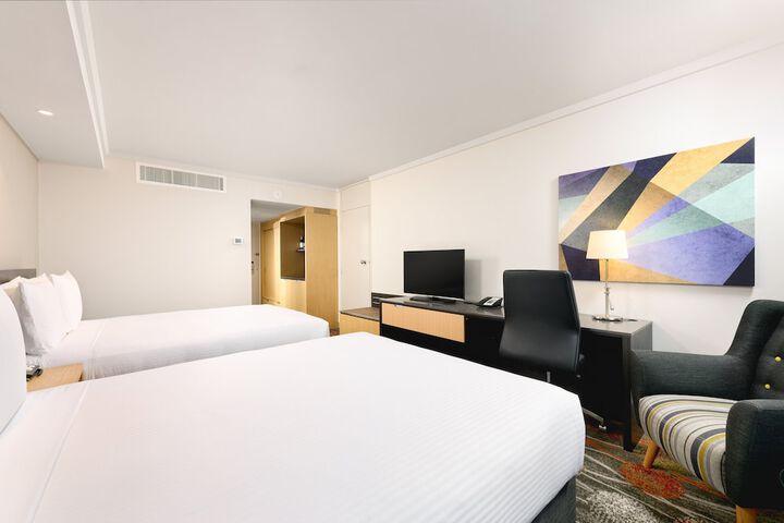 Room 16 of 104