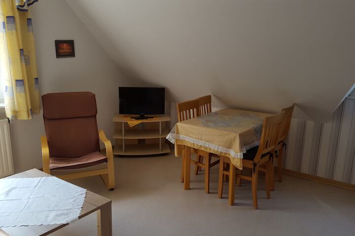 Room 6 of 19