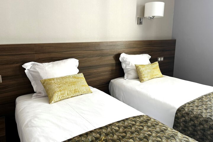 Room 3 of 16
