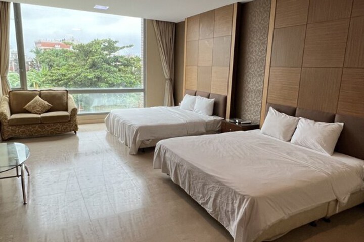 Room 18 of 79