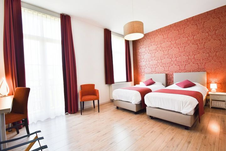 Room 4 of 35