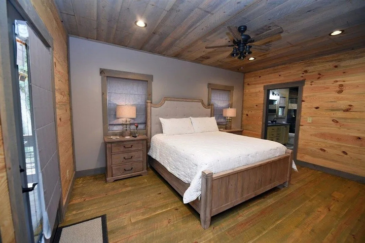Room 3 of 9