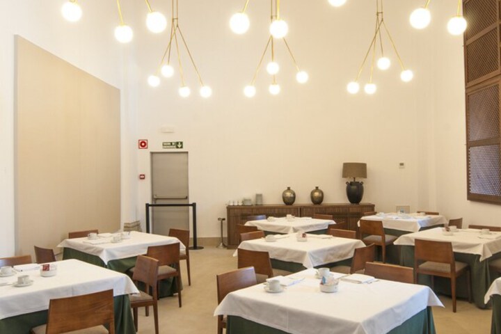Breakfast/Coffee Service 48 of 106