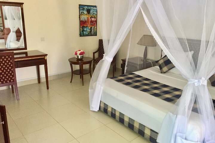 Room 4 of 43