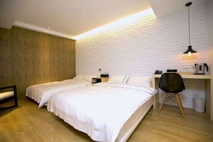 Room 68 of 114