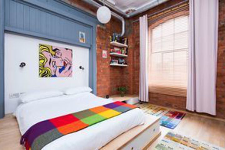 Room 10 of 29