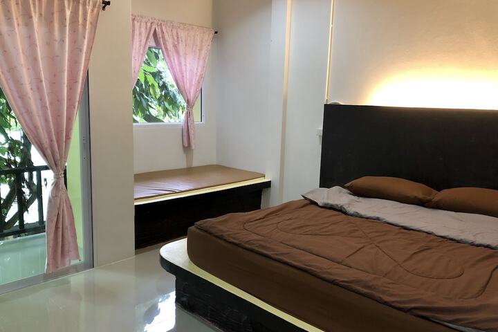 Room 8 of 47