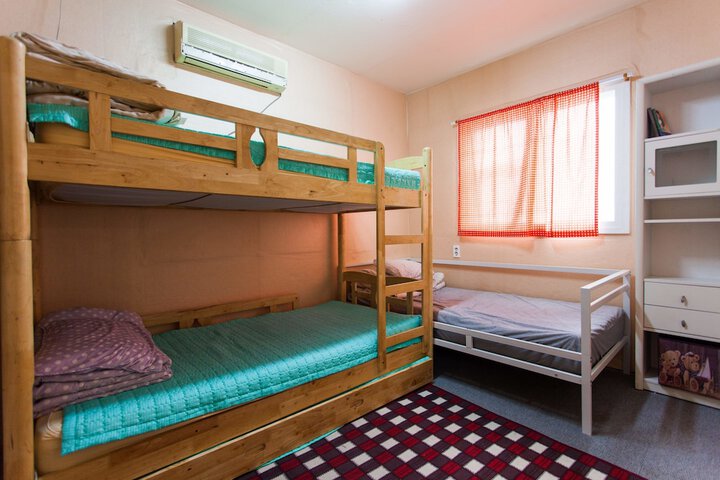 Room 12 of 28