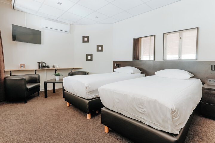 Room 9 of 67