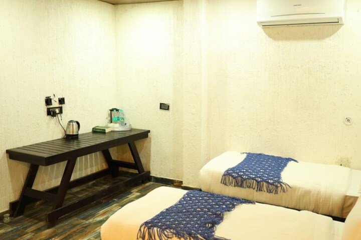 Room 9 of 35