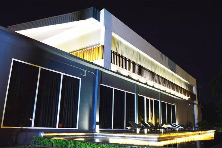 Hotel 84 of 90