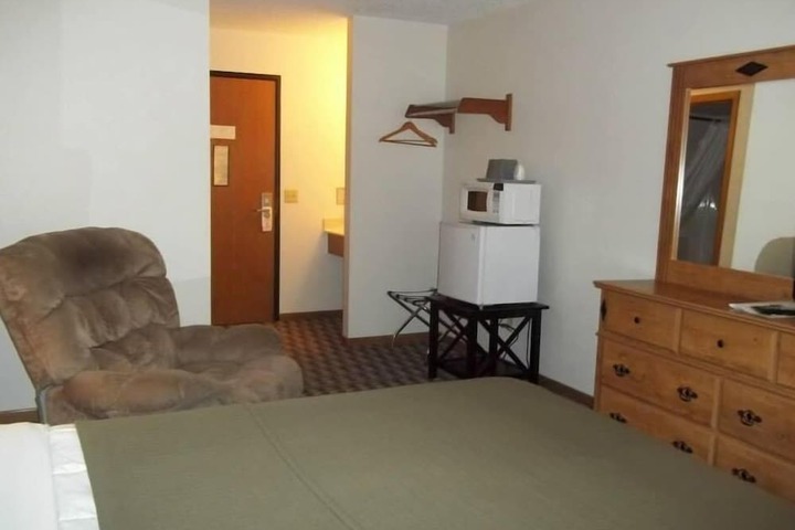 Room 2 of 27
