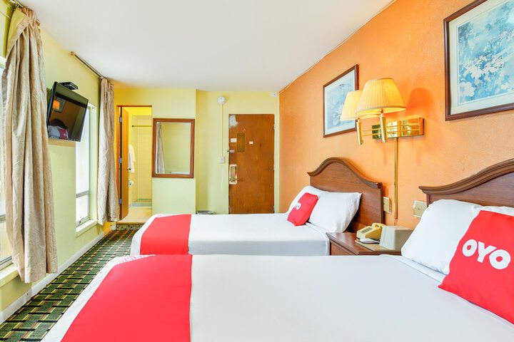 2 Double Beds (3 of 9)