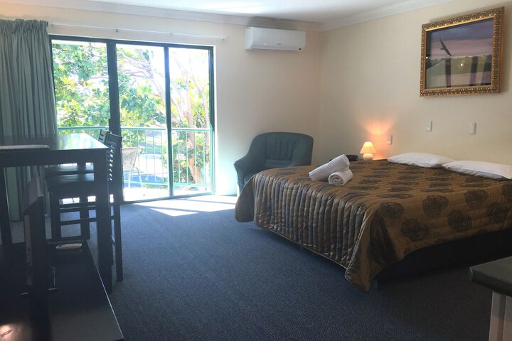 Room 5 of 69