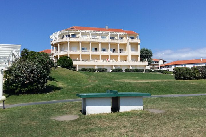 Hotel Exterior 51 of 58