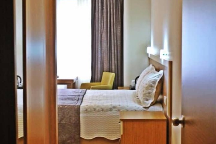 Room 11 of 20