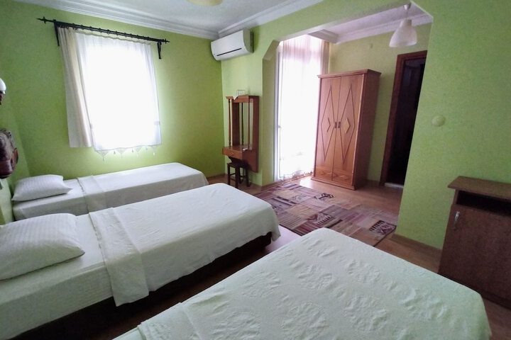 Room 16 of 64