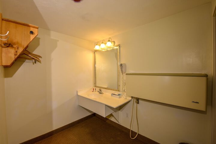 Room 177 of 207