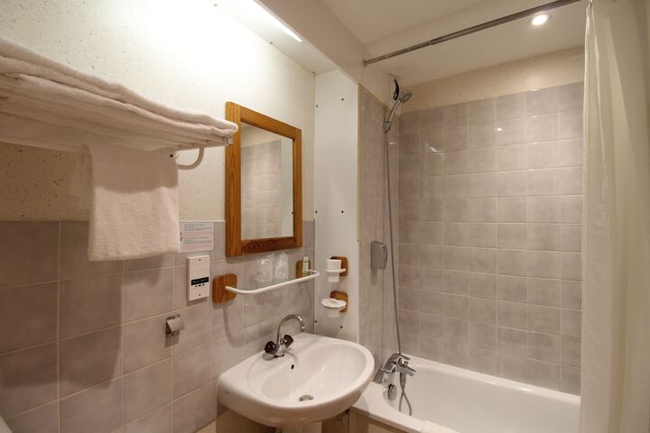 Room 16 of 45