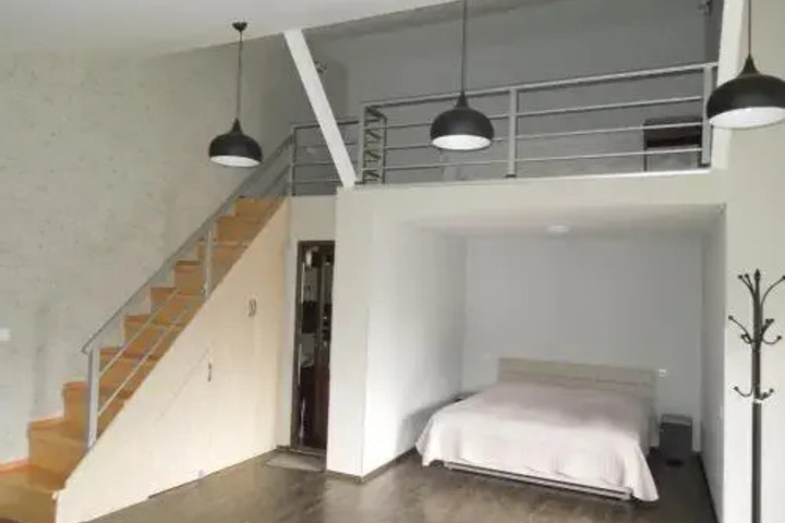 Room 3 of 10