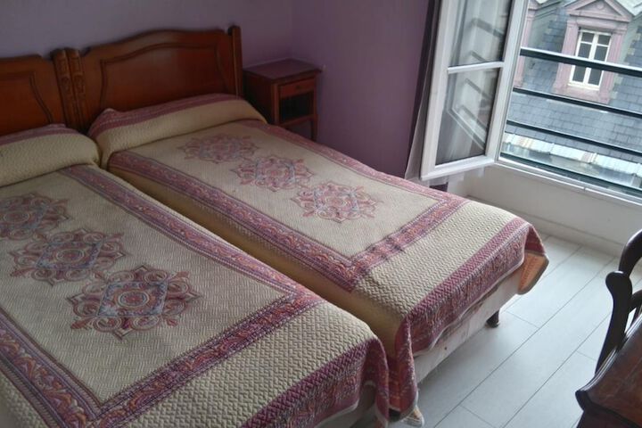 Room 4 of 20