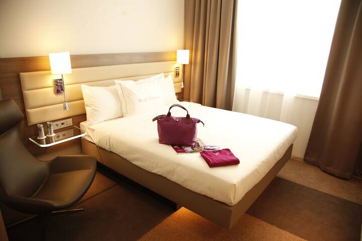 Room 8 of 46