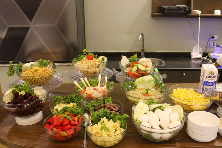 Breakfast/Coffee Service 114 of 158