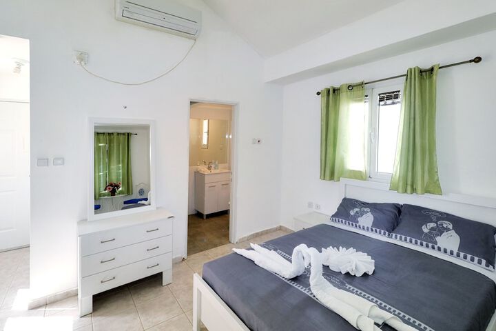 Room 10 of 70