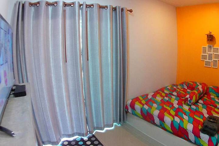 Room 2 of 18