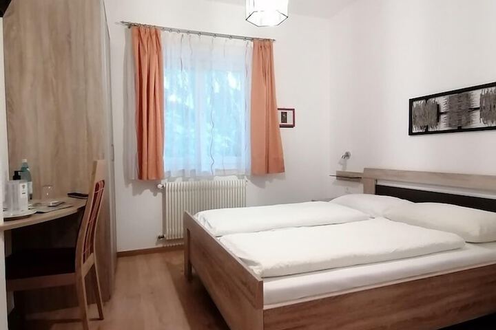 Room 12 of 41