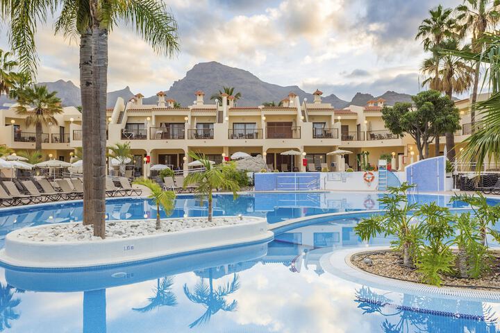 Pools & Facilities