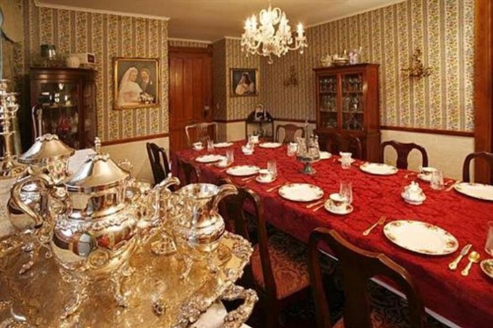 Dining 62 of 100