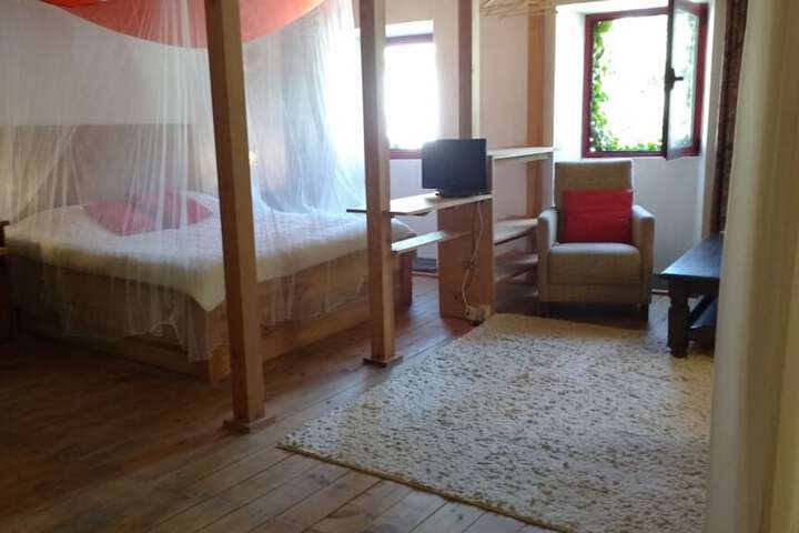 Room 27 of 109