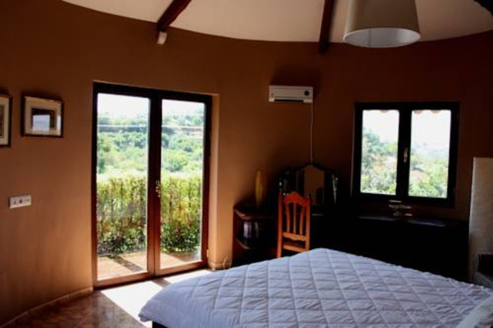 Room 2 of 11