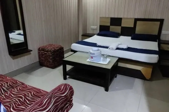 Room 7 of 9