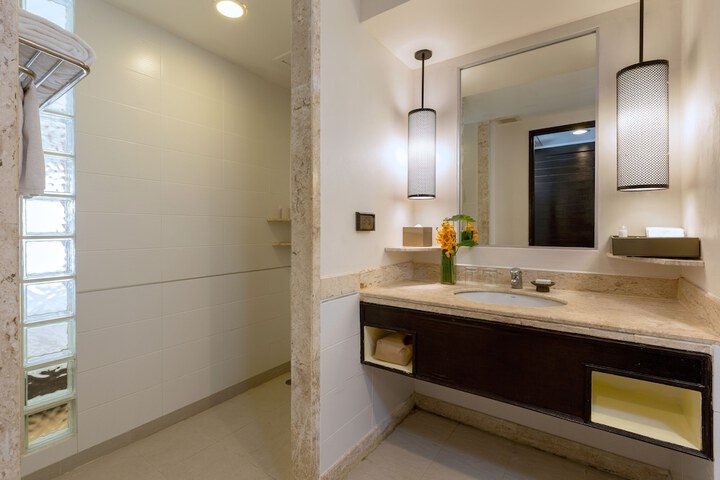 Room 52 of 120