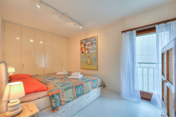 Room 2 of 22