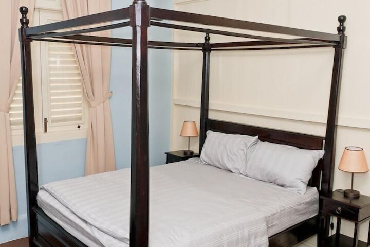 Room 10 of 46