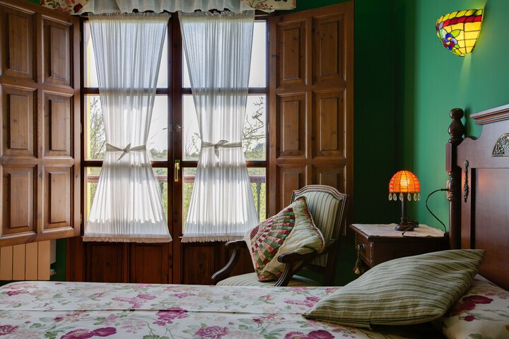 Room 5 of 63