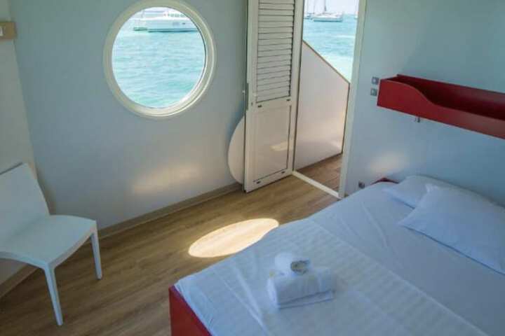Room 2 of 8