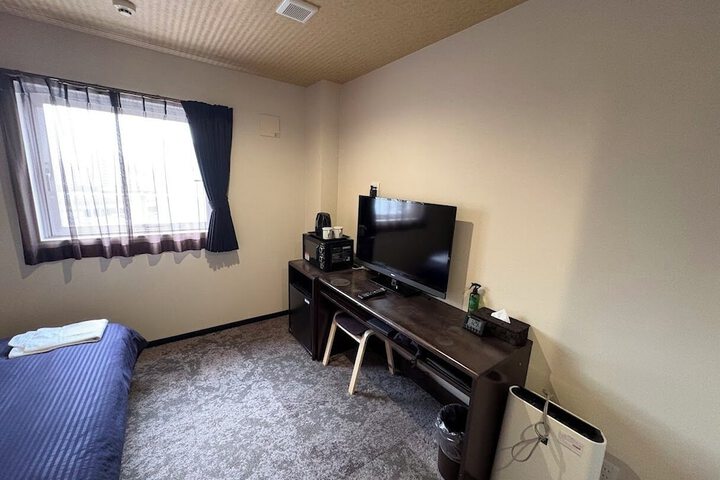 Room 9 of 17