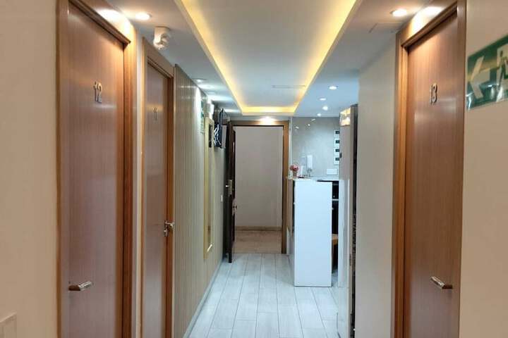 Room 4 of 59